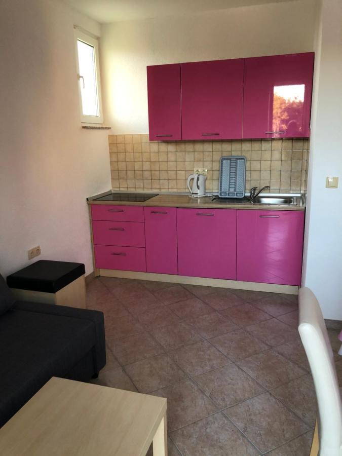 Miro Apartmani ราชานาส ภายนอก รูปภาพ