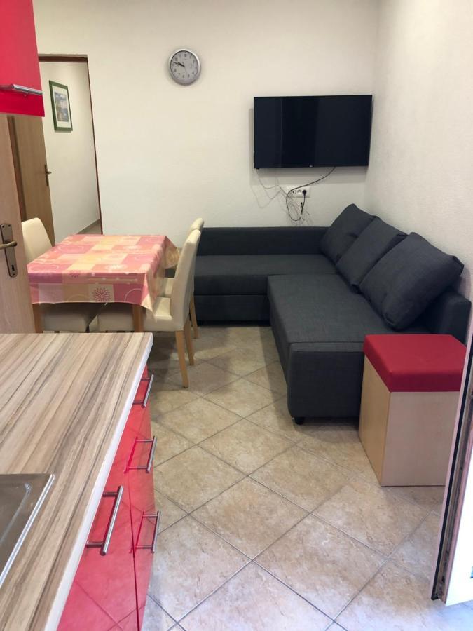 Miro Apartmani ราชานาส ภายนอก รูปภาพ