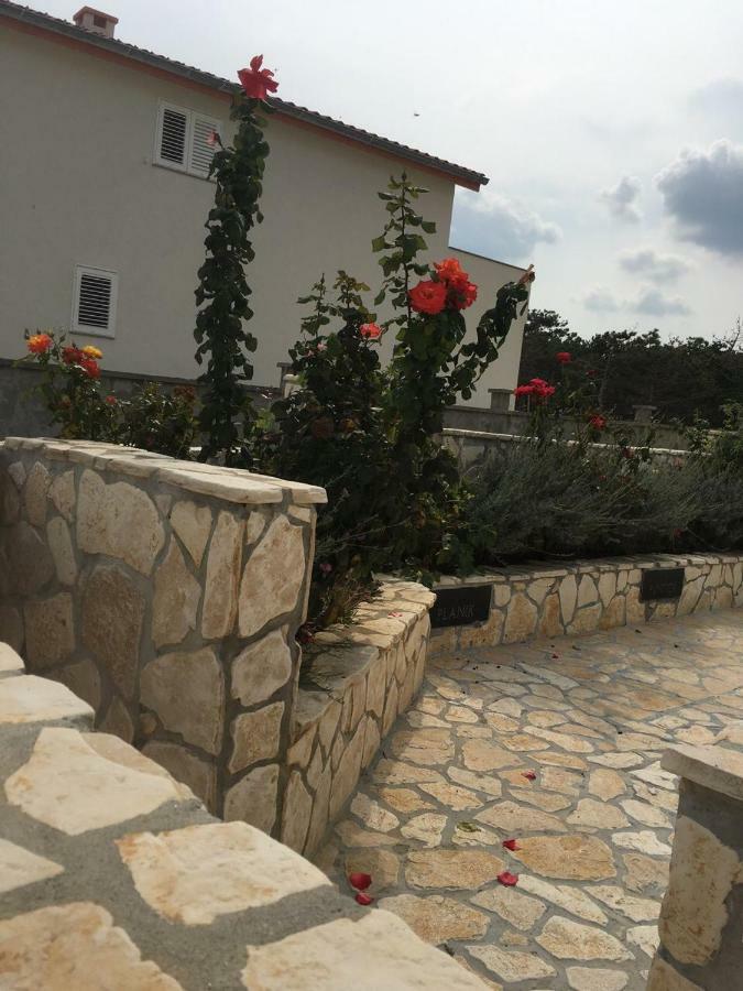 Miro Apartmani ราชานาส ภายนอก รูปภาพ
